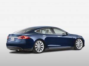Tesla Model S 2012 года